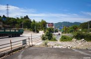 慈利工业园安慈高速出入口路段交通管制在即，部分建材已就位