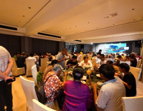 慈利作家季良70大寿喜庆之日，到紫荆花大酒店庆贺