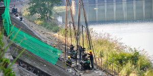 慈利县澧水河双安段河堤加固工程进行中，听说月底就能完工