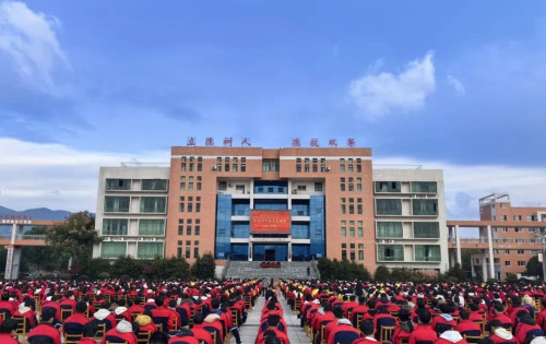 慈利县公安局反电诈中心在县职业技术中学开展防骗知识讲座