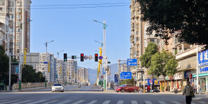 慈利城区有些路段交通信号设置了右转红灯，我个人不是很满意