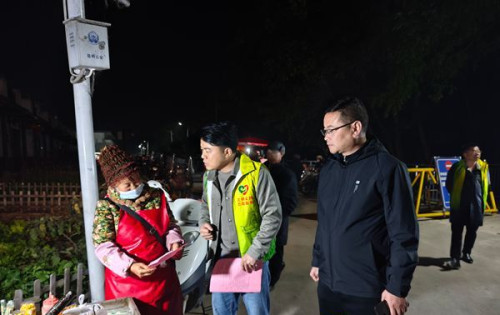 慈利县岩泊渡镇对中学周边食品摊贩开展安全规范经营专项检查