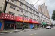 慈利县老四中米粉店斜对面4个门面出租，共有480多平方米