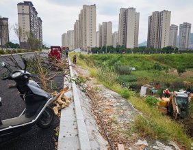 慈利澧零路建设又有新情况，两边修人行道需要拓宽路基