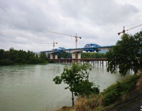 慈利绕城公路琵琶洲大桥双安这边快要合龙了