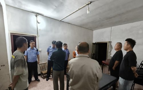 甘堰土家族乡：纠治棋牌乱象，夜查筑牢禁赌平安防线
