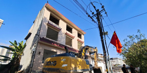 慈利双安社区澧零路上拆迁房已经成功拆除，建设进入快车道