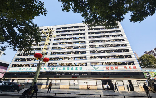 慈利一号车库已经可以停车了，但有网友反映说价格有点高