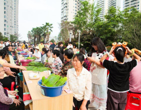 慈利县临江府小区首届包粽子比赛