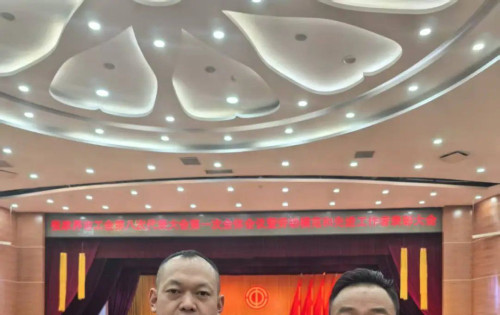 慈利县青年创业先锋崔平平荣获张家界市劳动模范称号