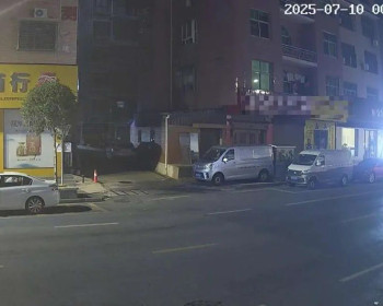 慈利：男子“拉车门”行窃，两小时后落网