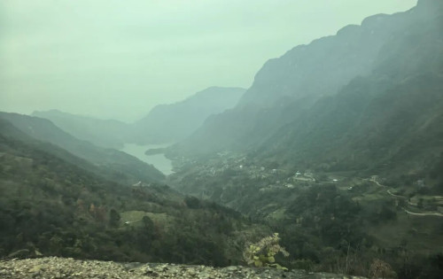 慈利法院江垭法庭：法官踏霜破泥，温情调解让公道不缺席