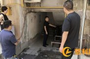 零阳街道推进老旧小区电动自行车物理硬隔离建设