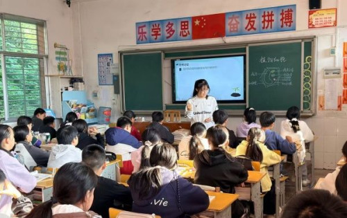 慈利县“园丁杯”三片区复赛在龙潭河镇中学成功举行