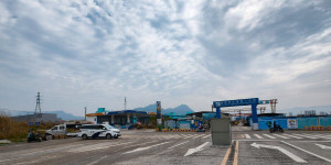 距离和子坡泥泞越野比赛收官还有2天，上午探班比赛场地