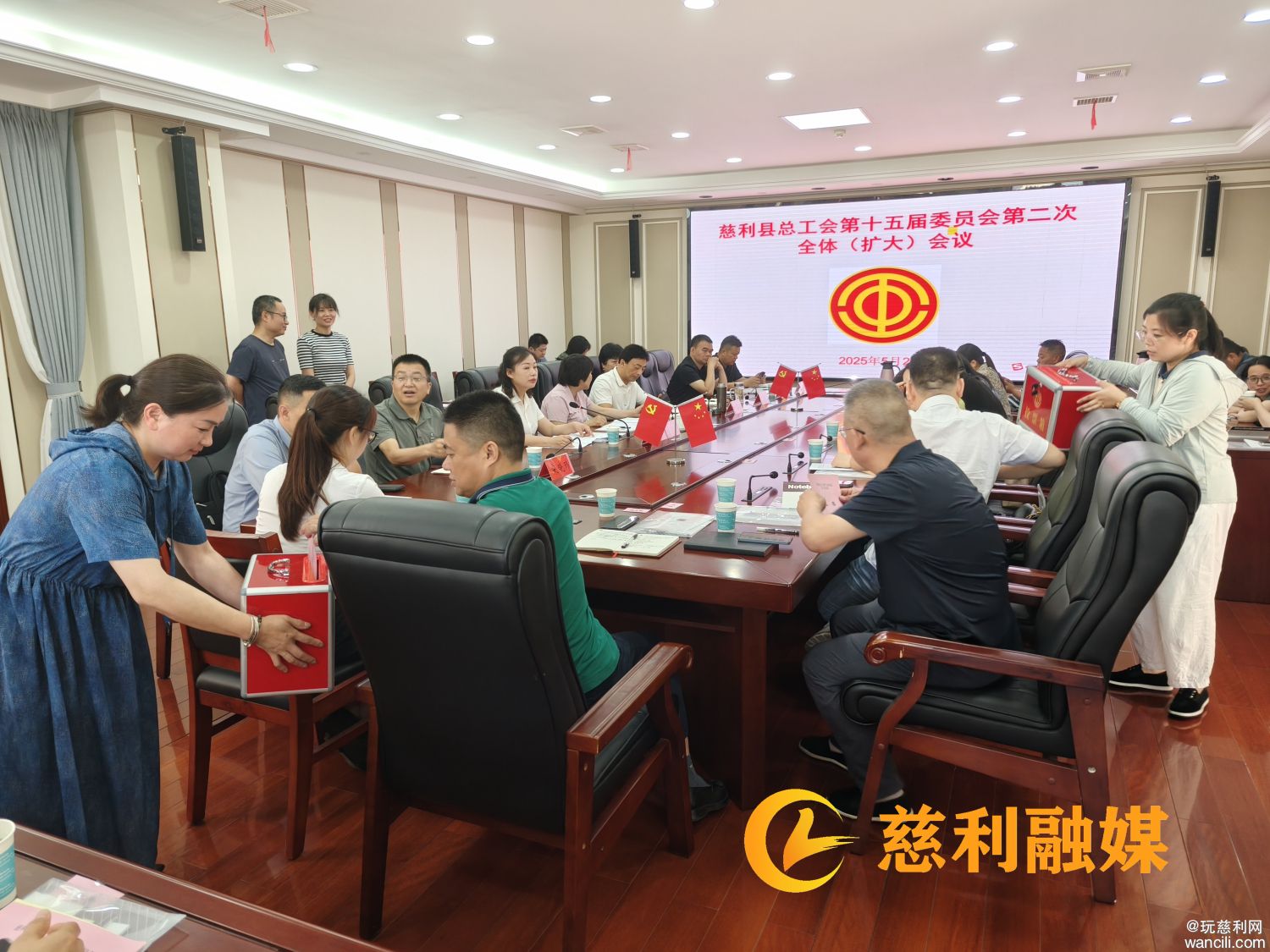 1ce3fecce4514b689e46185490915cac.jpg