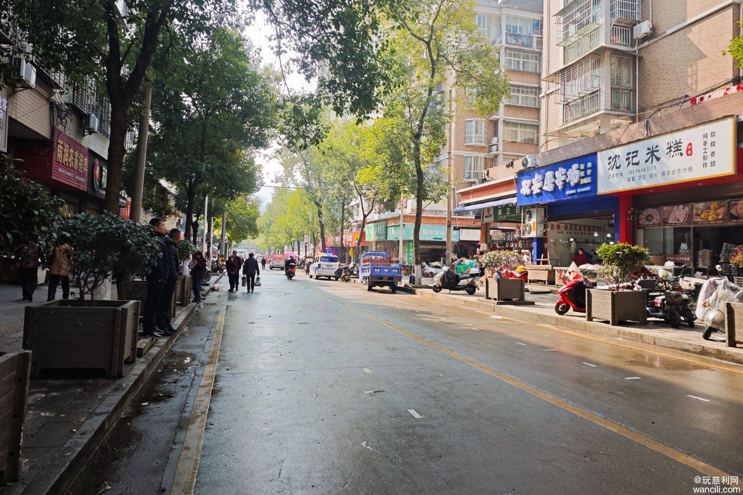 慈利城管回应群众关切，整治荷花路占道经营获好评