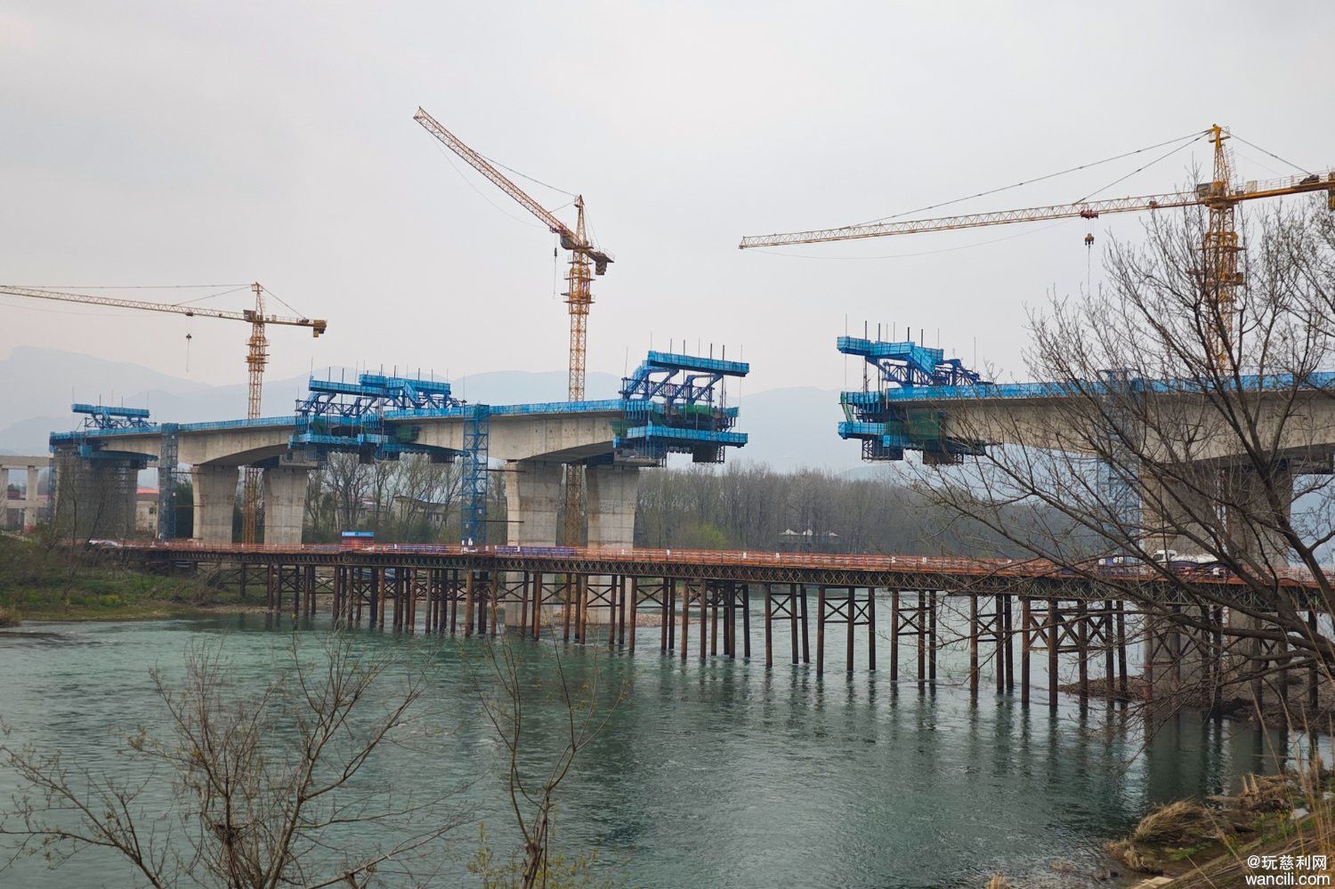 给琵琶洲大桥施工队提个醒：澧水桩巴龙还有三个月到达战场！