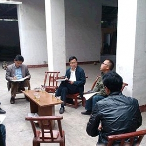 县委书记调研苗市镇新农村建设