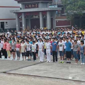 慈利二中入学新生开展军训