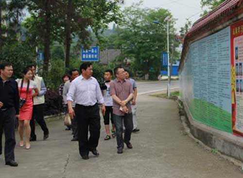 湖南省纪委调研慈利县廉政文化进基层工作