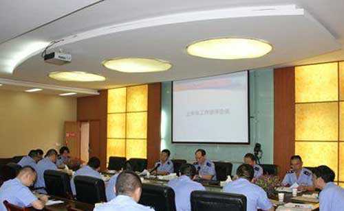 慈利县工商局召开2015上半年工作讲评会