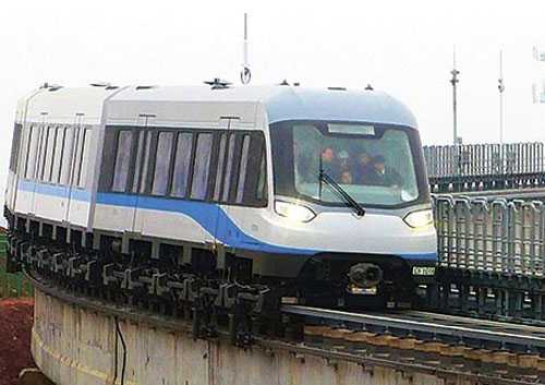 国内首条中低速磁浮列车在长沙试车