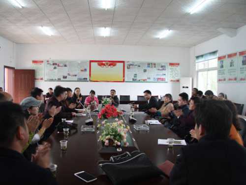 慈利青创会赴金岩乡开展一进二访产业对接精准扶贫活动