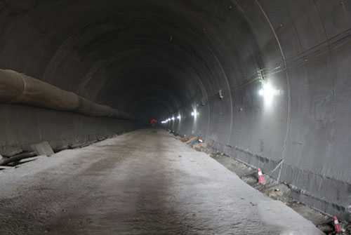 慈利零龙公路雷雨垭隧道近期或可打通