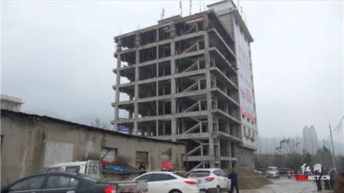 慈利县城管执法大队依法强拆一处违法建筑