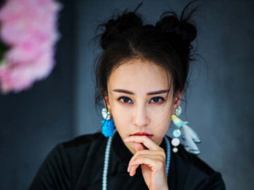 母其弥雅戛纳“中国娃娃”写真美到让时间凝固