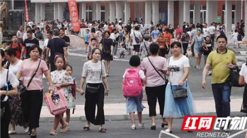 慈利县各中小学秋季开学工作井然有序