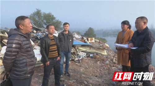 慈利县督促整改零阳镇废铁收购站环境污染问题