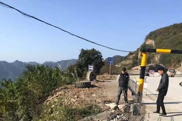 慈利县第三批232公里农村公路安防工程开工