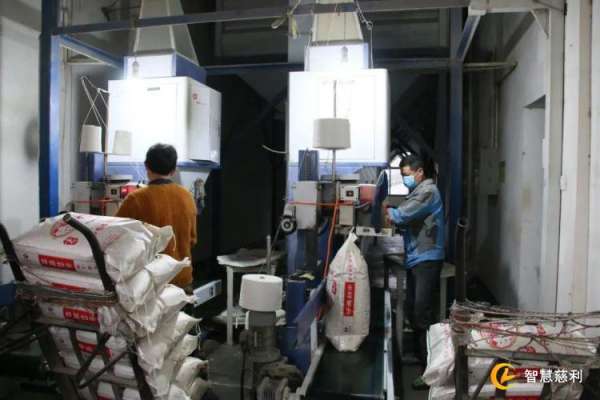 慈利县金融机构为200多家中小微企业发放普惠贷款74254.4万元