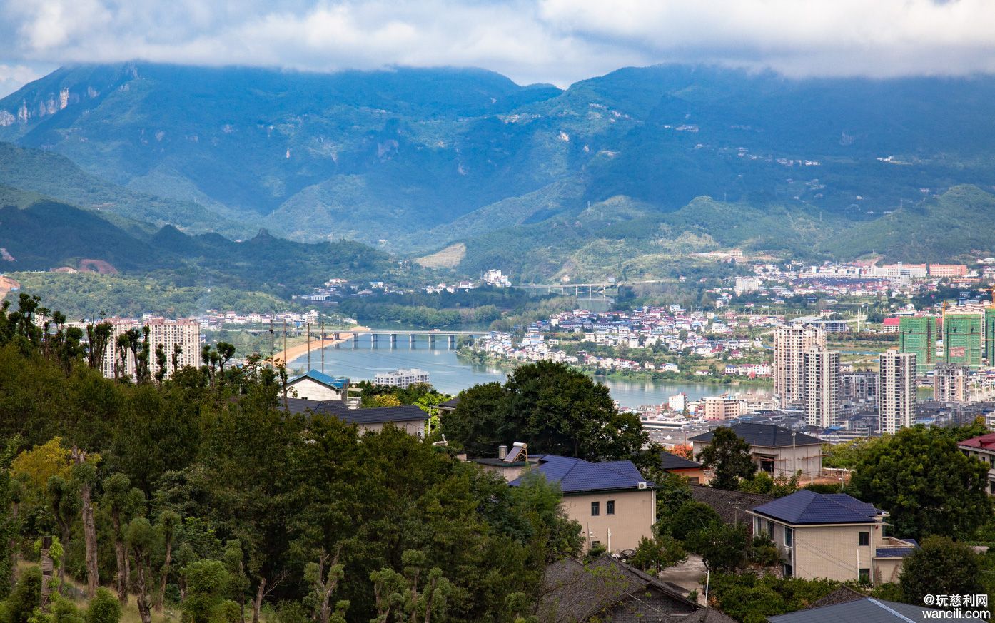 图片素材：羊角山上看慈利县城全景