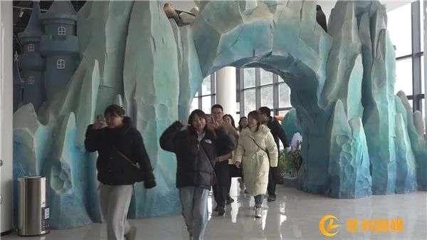 张家界冰雪世界：“冰雪热”带动旅游市场复苏