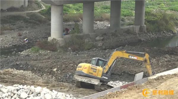 慈利县加快河堤工程建设