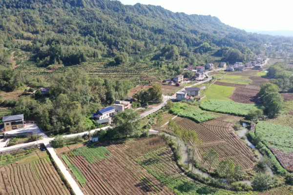 慈利县建成以“三路”建设为重点的农村公路569.27公里