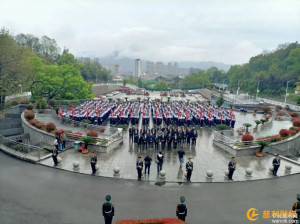 慈利县多所学校开展清明祭英烈活动